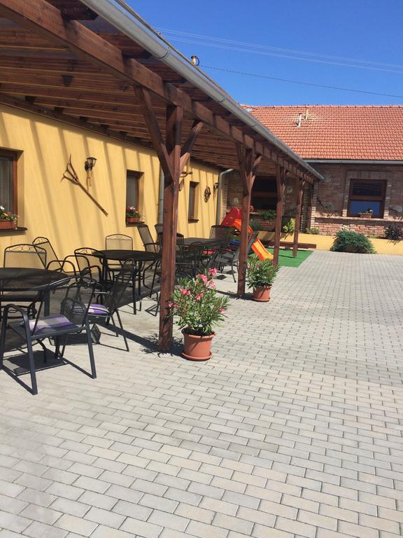 Sedlecky Dvur Hotel Sedlec  Bagian luar foto