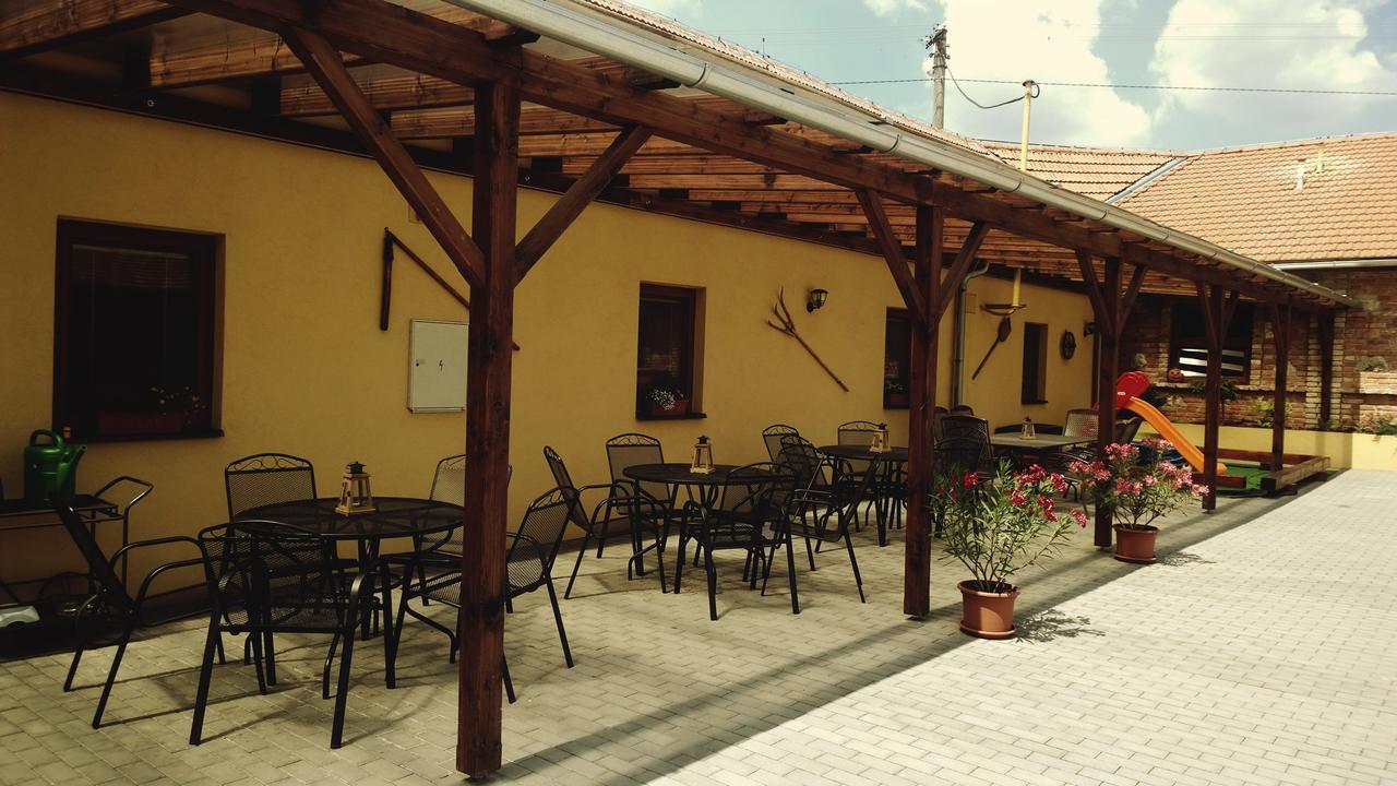 Sedlecky Dvur Hotel Sedlec  Bagian luar foto
