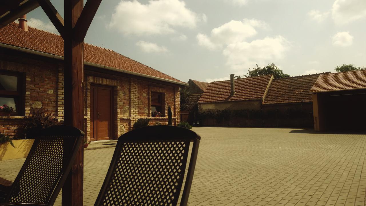 Sedlecky Dvur Hotel Sedlec  Bagian luar foto