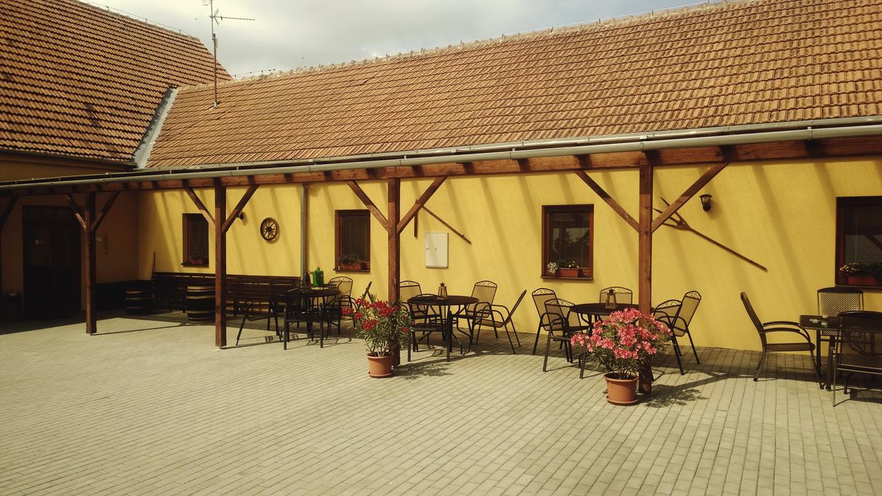 Sedlecky Dvur Hotel Sedlec  Bagian luar foto